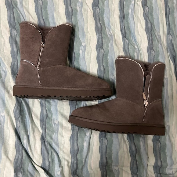UGG boots - Picture 1 of 1